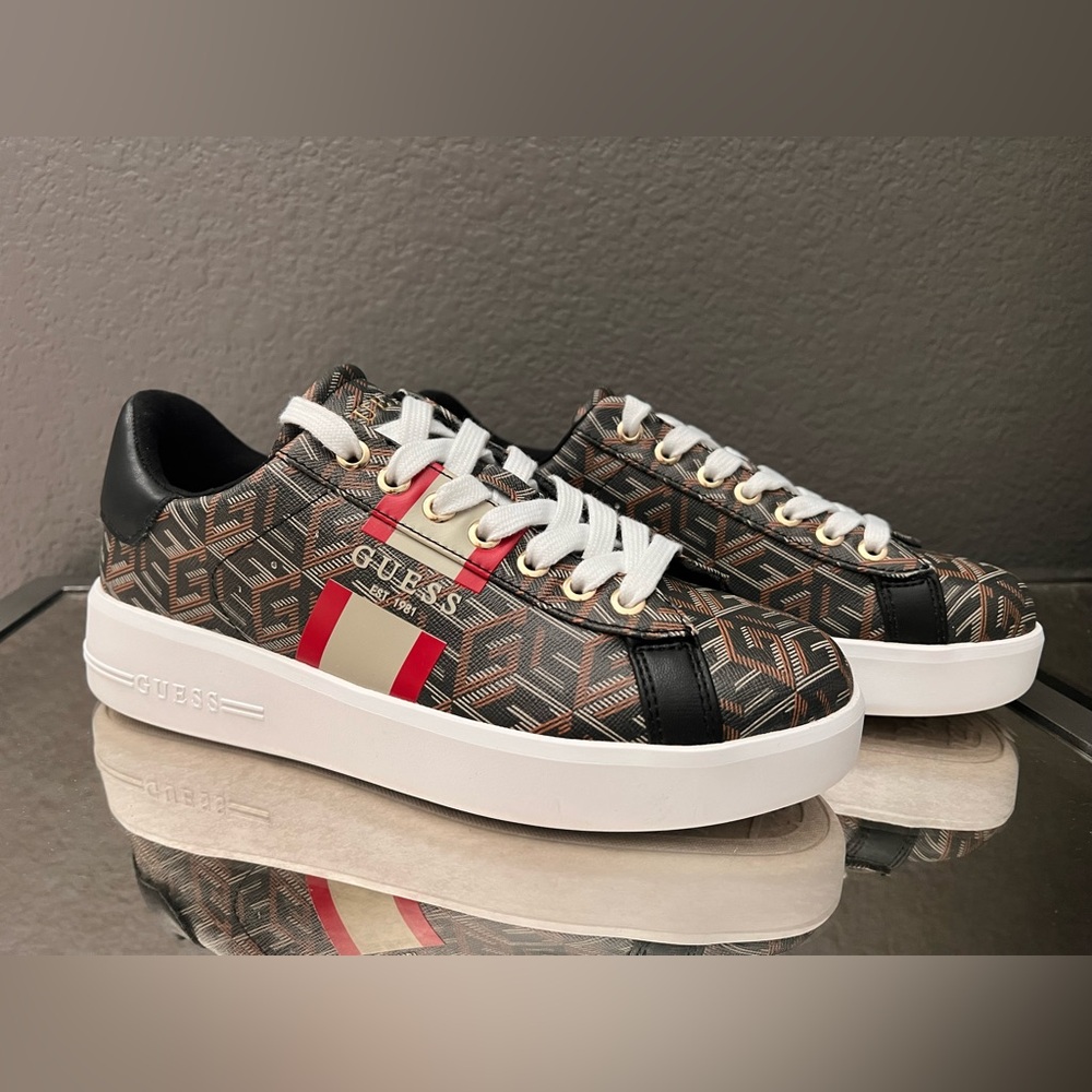NIB GUESS Orange and Black Reyhana G Cube Design Sneakers